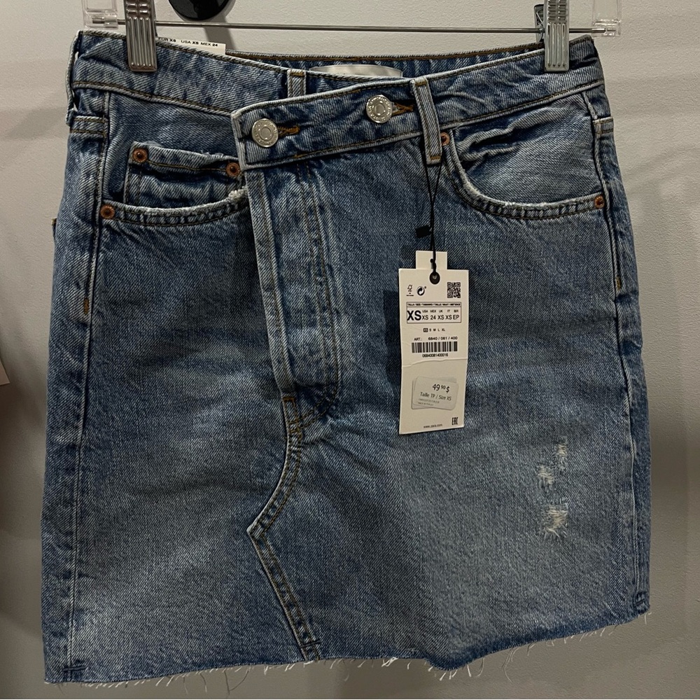 CROSSOVER DENIM SKIRT